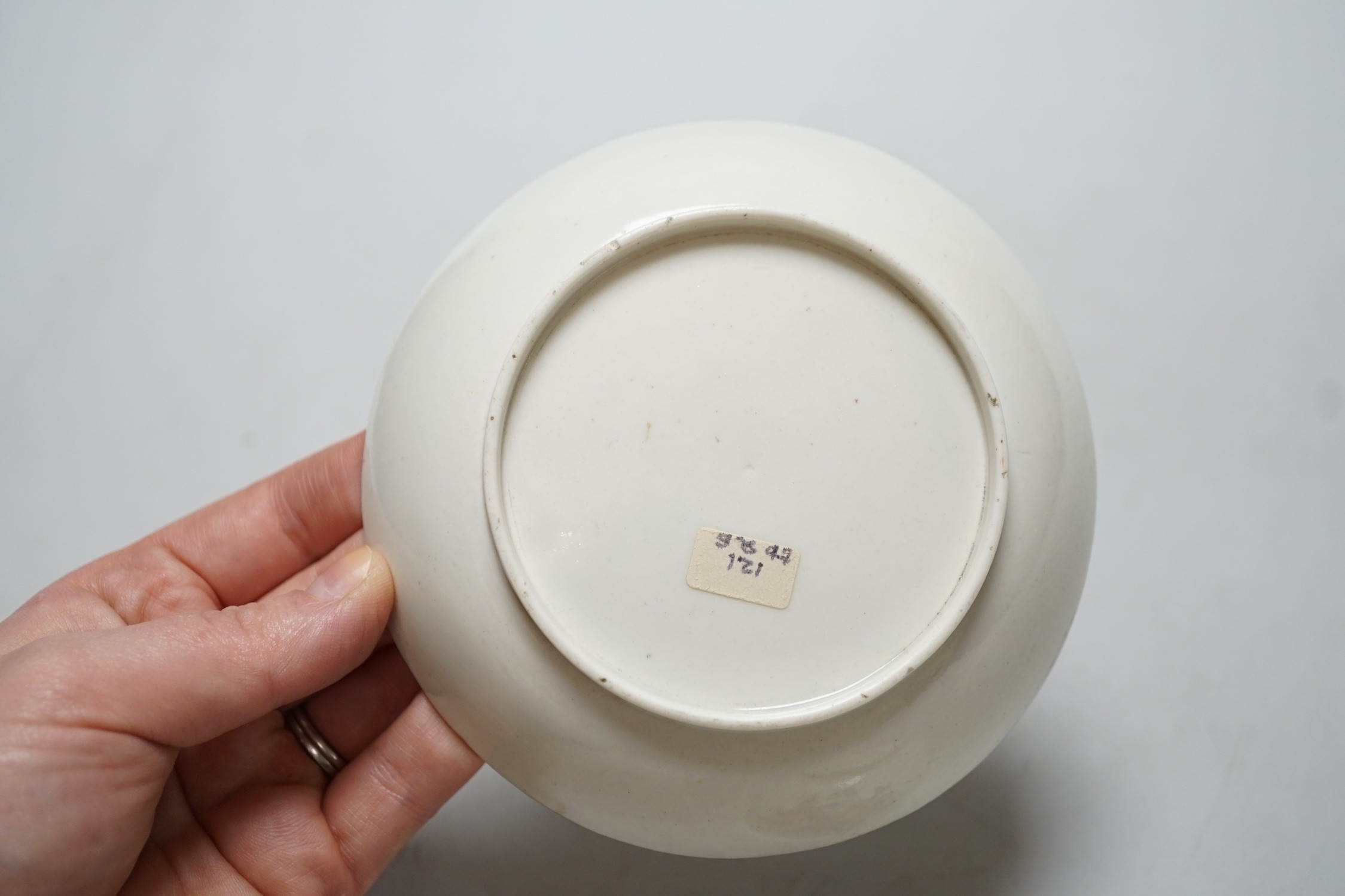Eight 18th century Caughley teabowl and saucer with Back to Back Roses. 6cm overall